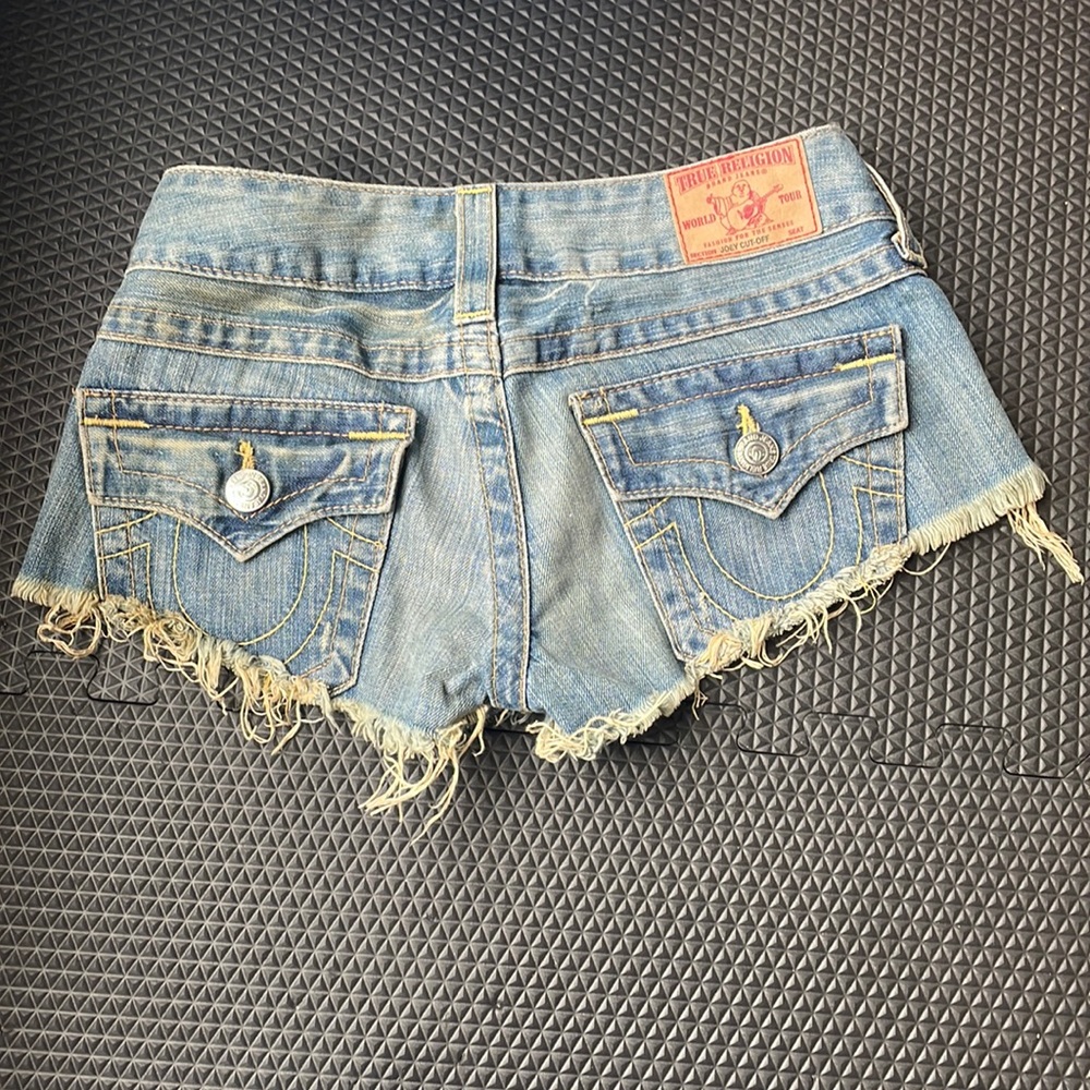 True Religion Denim Joey cut off Shorts size 24
